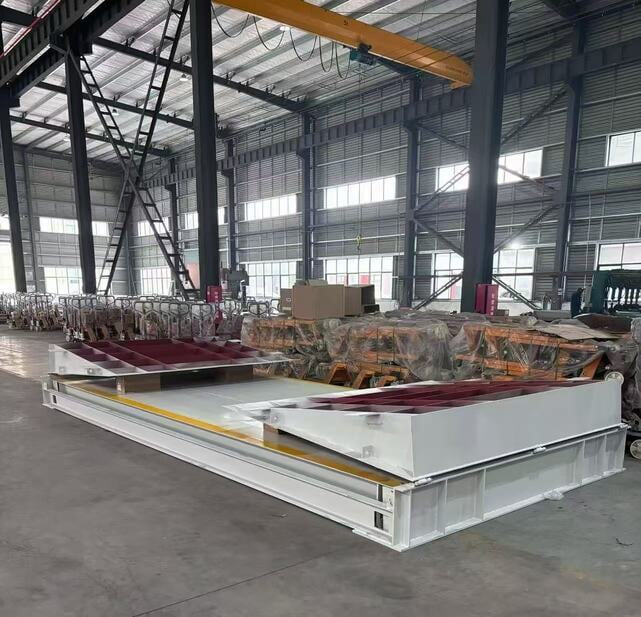 Mobile weighbridge with foldable approach ramps